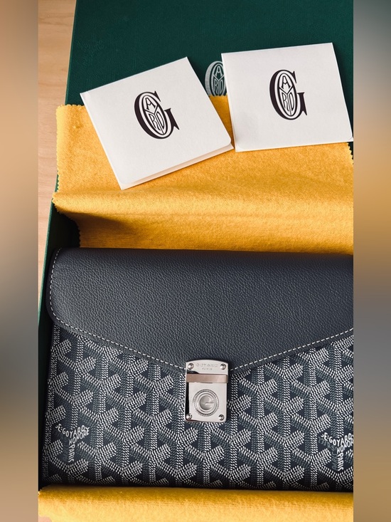 Goyard Handbags - Goyard Chypre wallet with strap